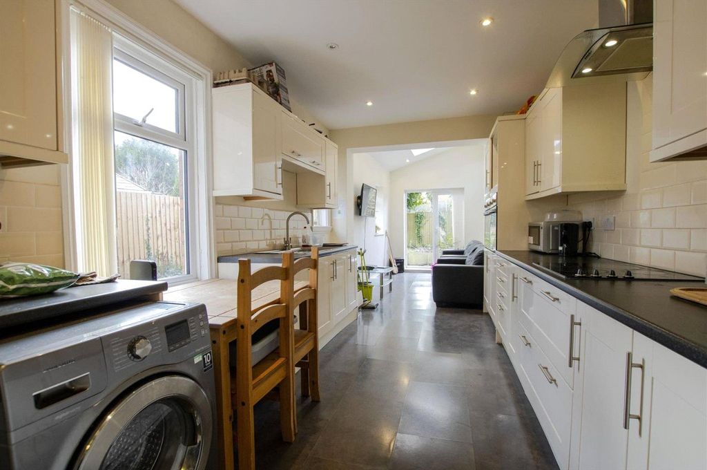 Property photo 3 of 5 Picture No. 10