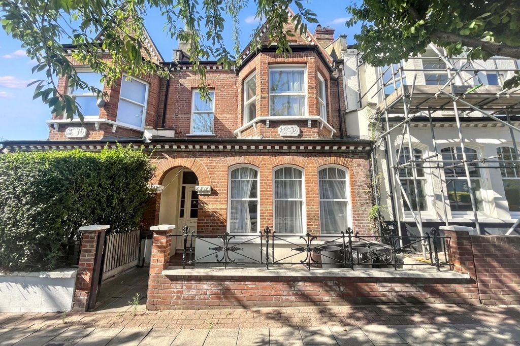Property photo 2 of 35 96 Ritherdon Road, Tooting, London Sw17 8Qq