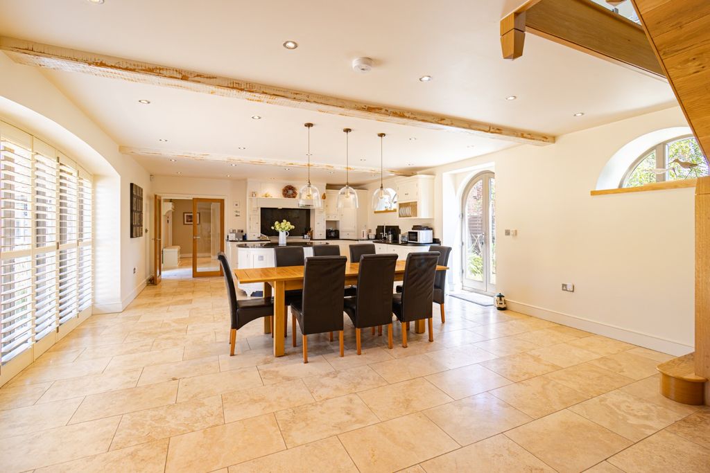 Property photo 3 of 44 5196466