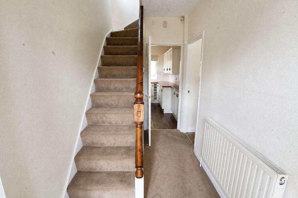 Property photo 2 of 13 Hallway
