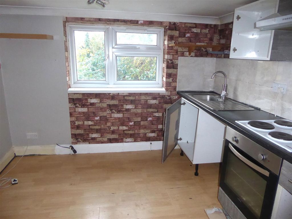 Property photo 2 of 4 Kitchen