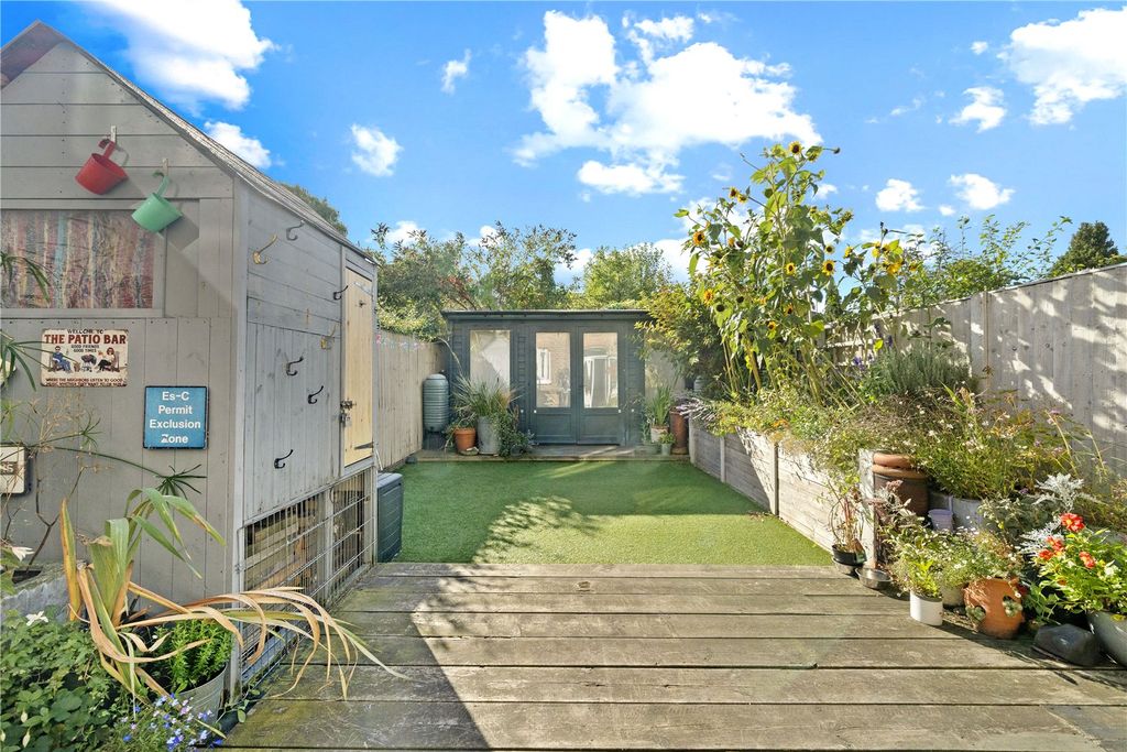 Property photo 3 of 20 Picture No. 04