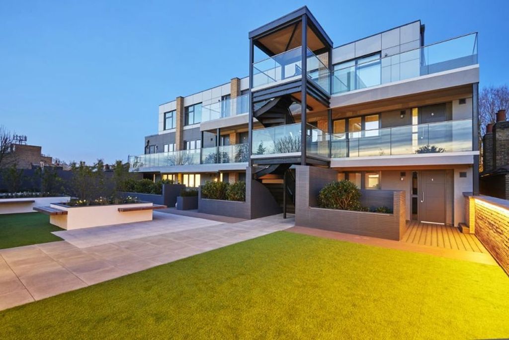 Property photo 2 of 16