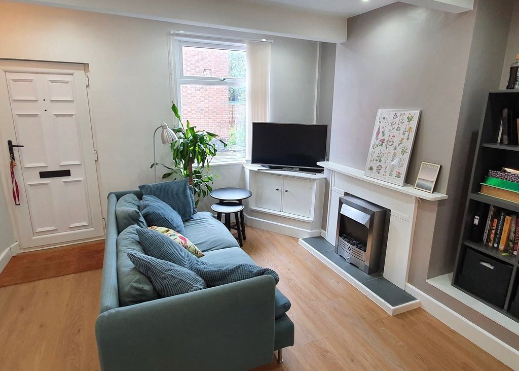 Property photo 2 of 8 Picture No. 05