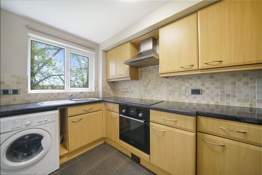 Property photo 2 of 14 Picture No. 04