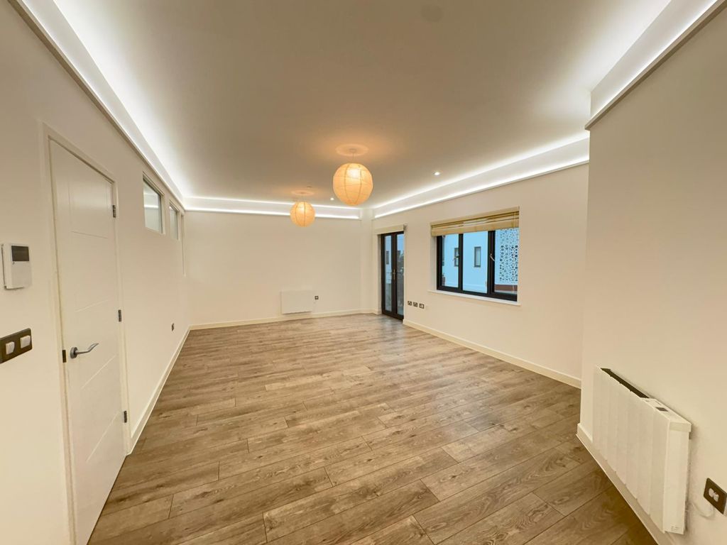 Property photo 3 of 5 Image