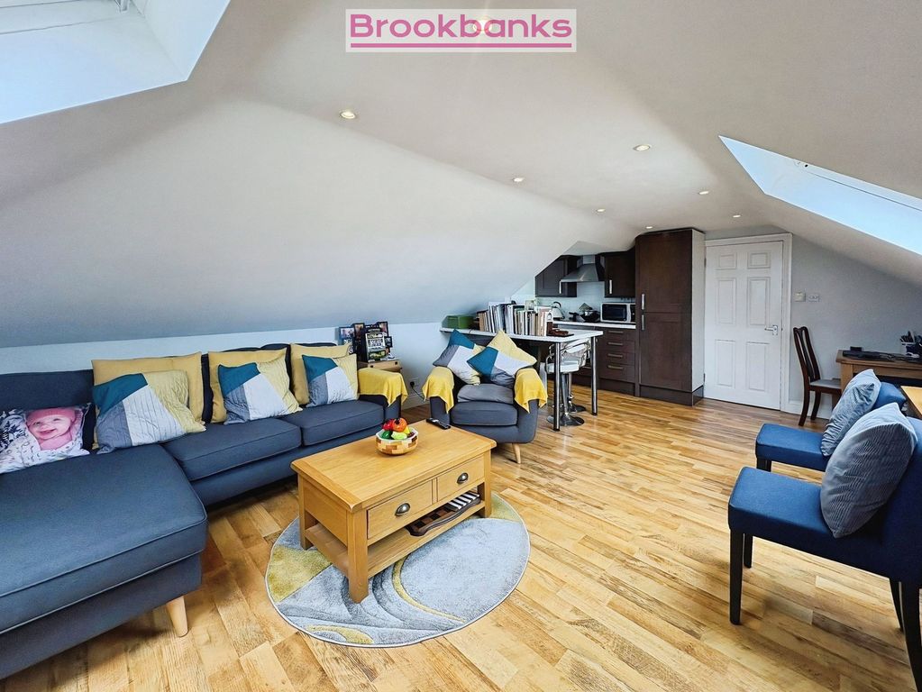 Property photo 3 of 9