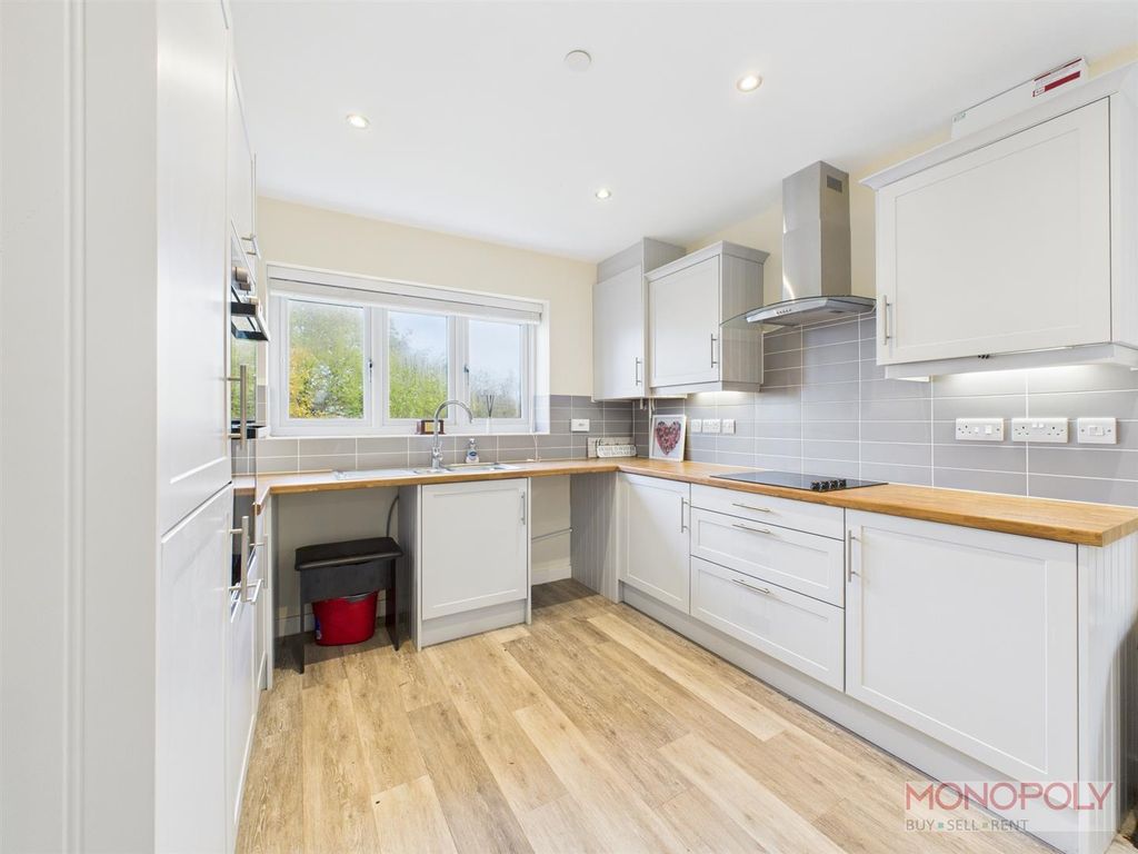 Property photo 3 of 24 Cam04439G0-Pr0189-Still007.Jpg