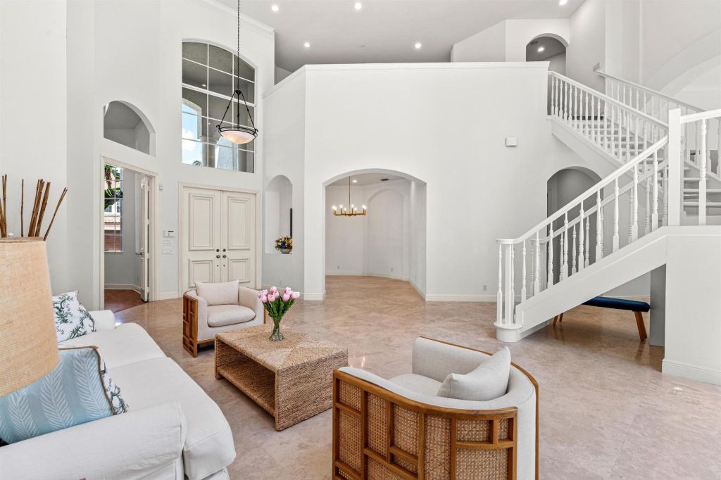 Property photo 3 of 10 <Alttext/>