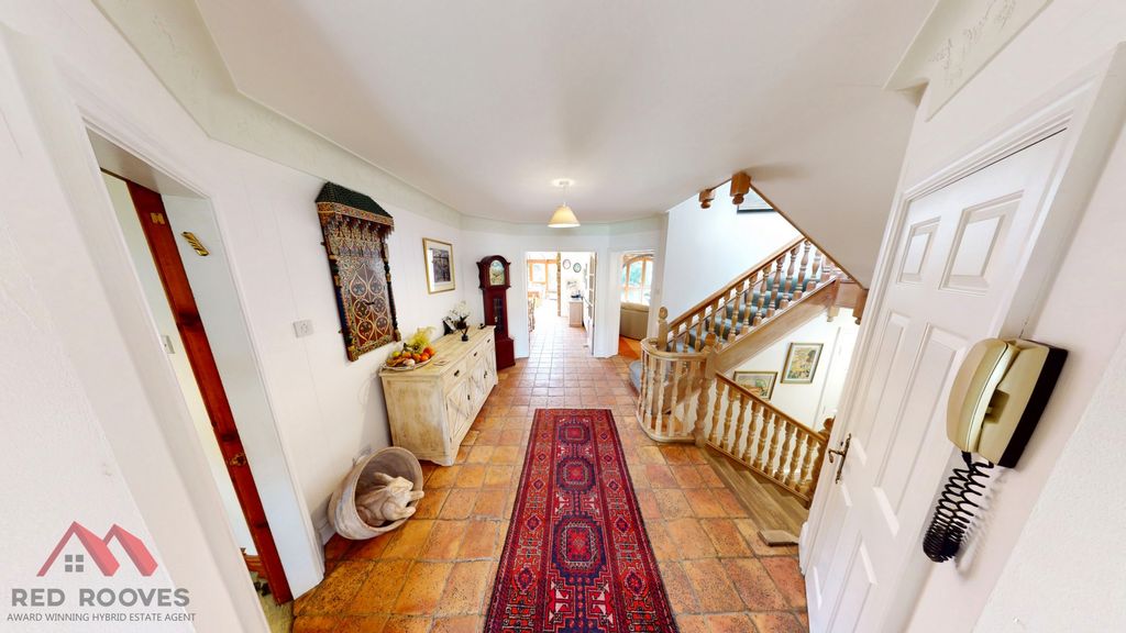 Property photo 2 of 55 Hallway