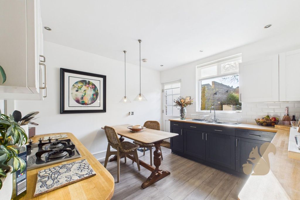 Property photo 2 of 20 Cam01814G0-Pr0039-Still020.Jpg