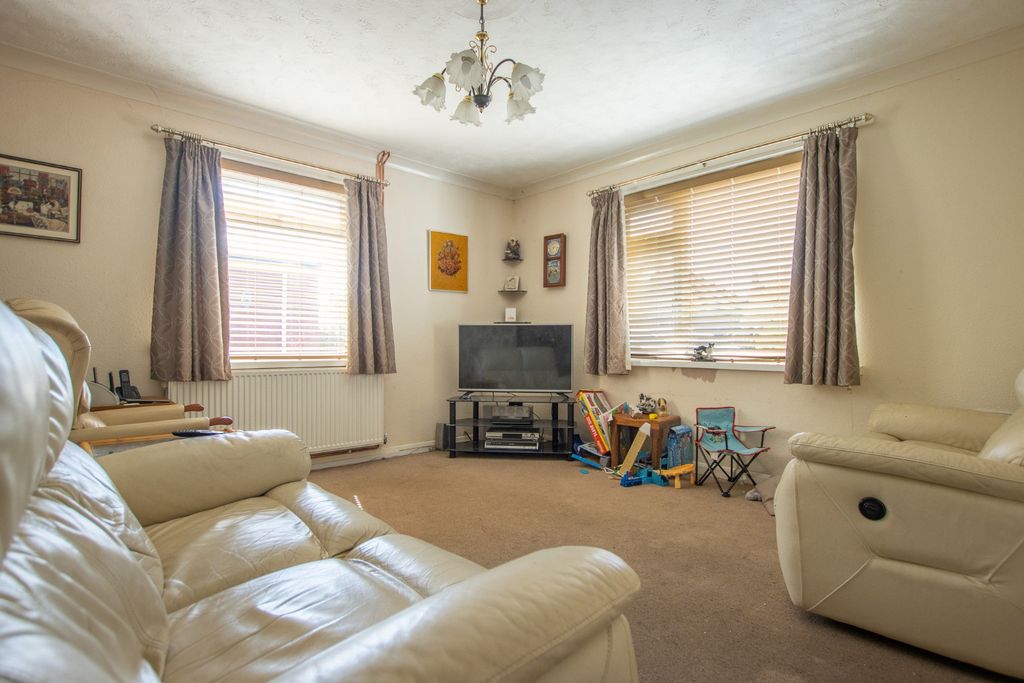 Property photo 2 of 11 5086393