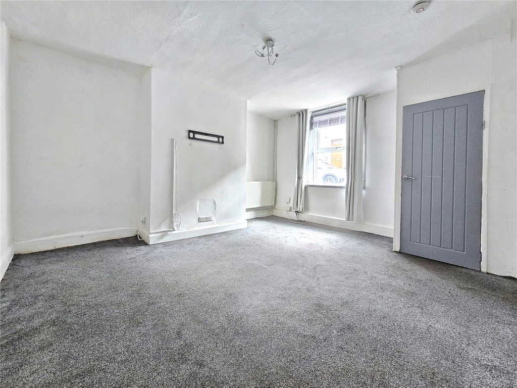 Property photo 2 of 9 Living Room