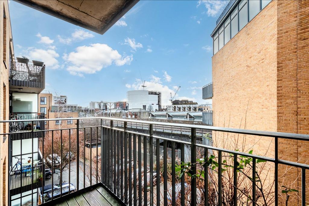 Property photo 3 of 14