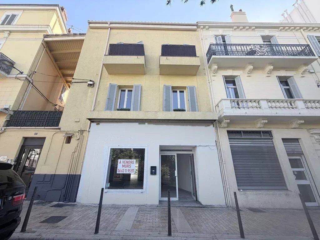 Property photo 1 of 11 Cannes – Place Du Cdt Maria – Free Commercial Walls 120 m² – All Activities