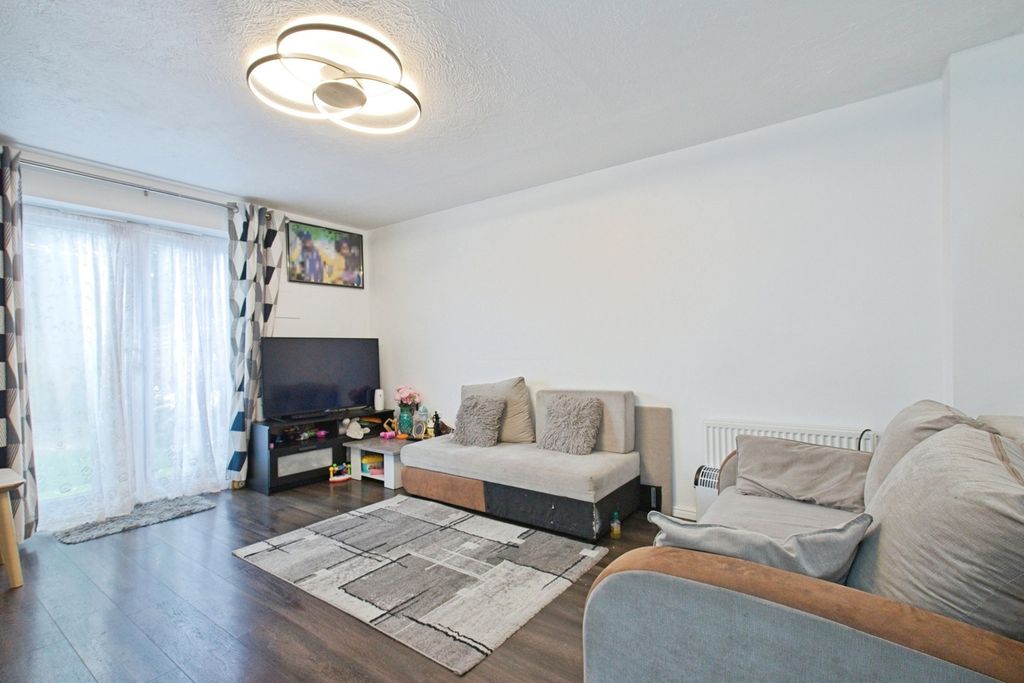 Property photo 2 of 17 Photo