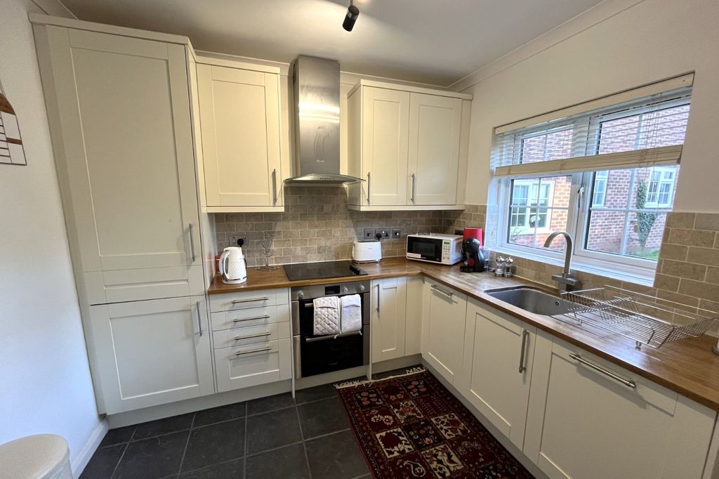 Property photo 2 of 8 Picture No. 22