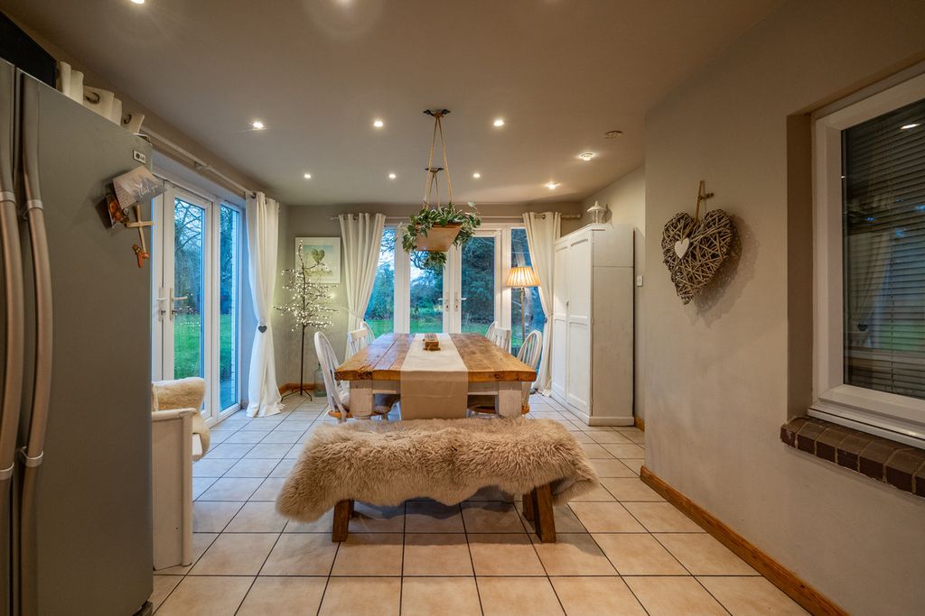 Property photo 3 of 31