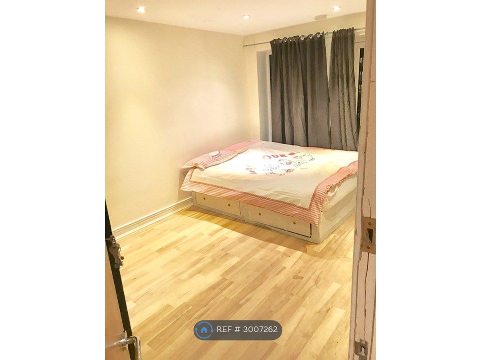 Property photo 3 of 6 £1399 Double Bed