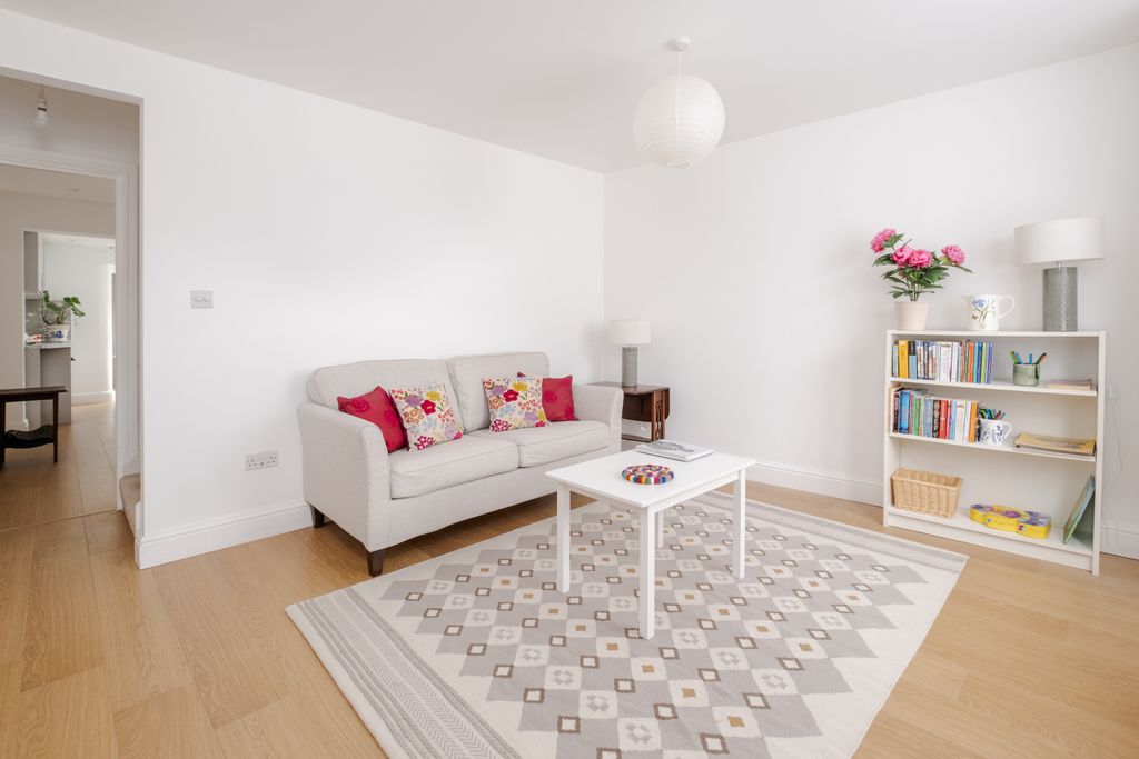 Property photo 3 of 24