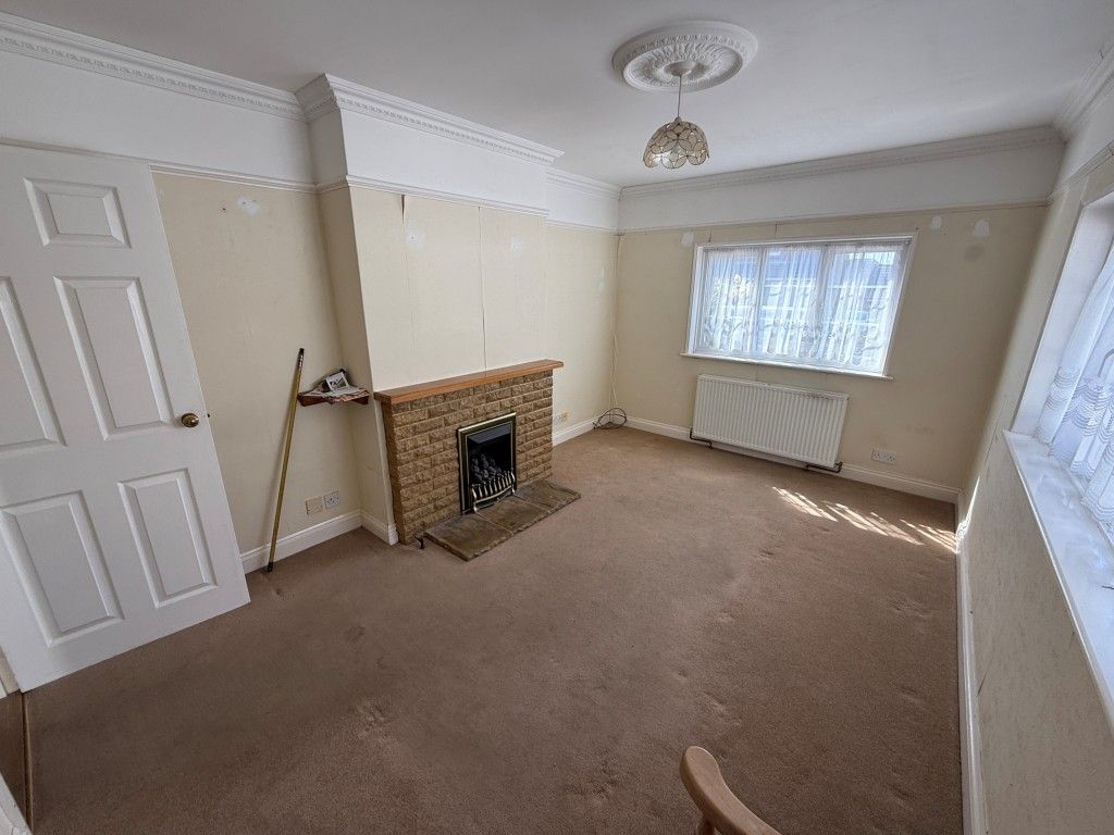 Property photo 2 of 11 Living Room