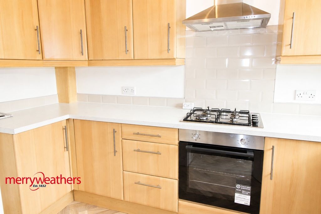Property photo 3 of 11 Kitchen