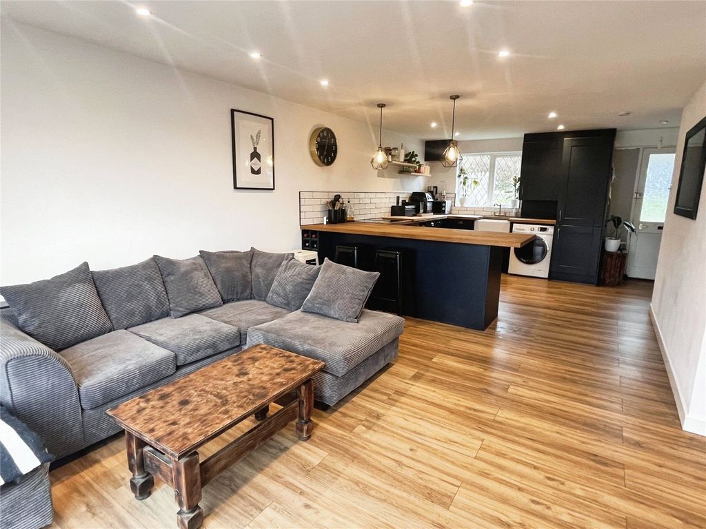 Property photo 3 of 10 Open Plan Living