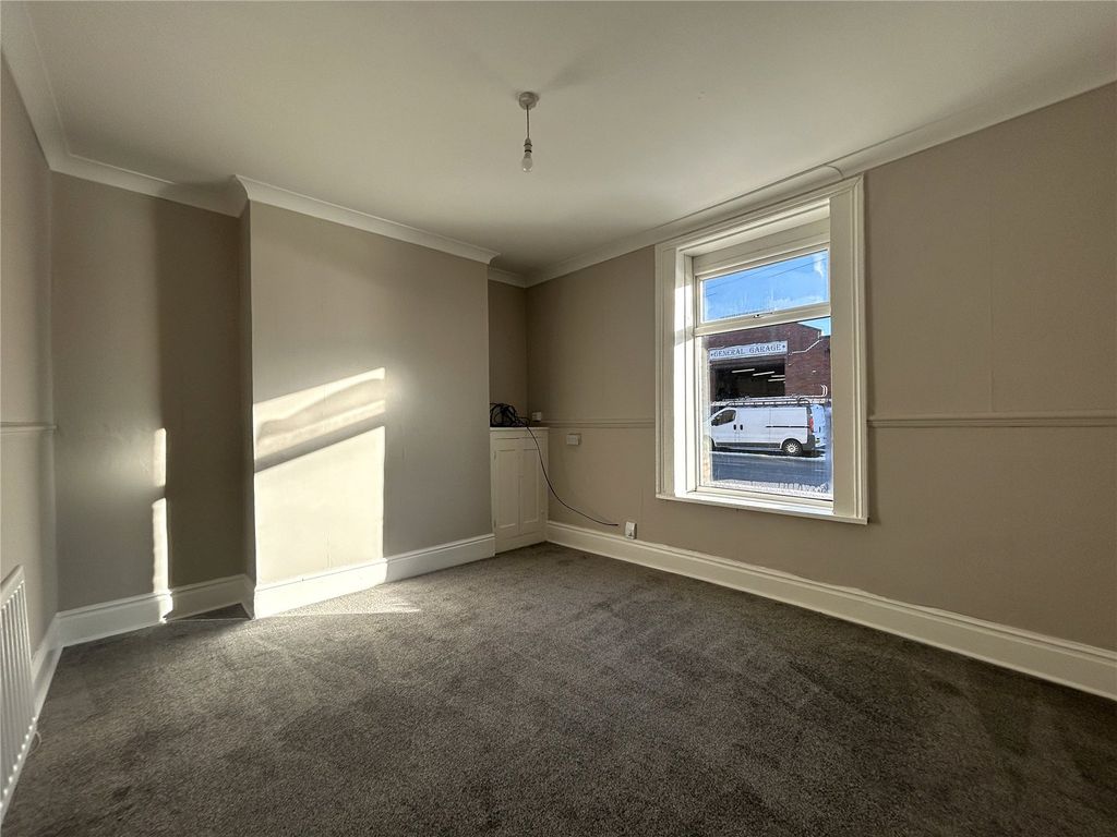 Property photo 3 of 10 Picture No. 02