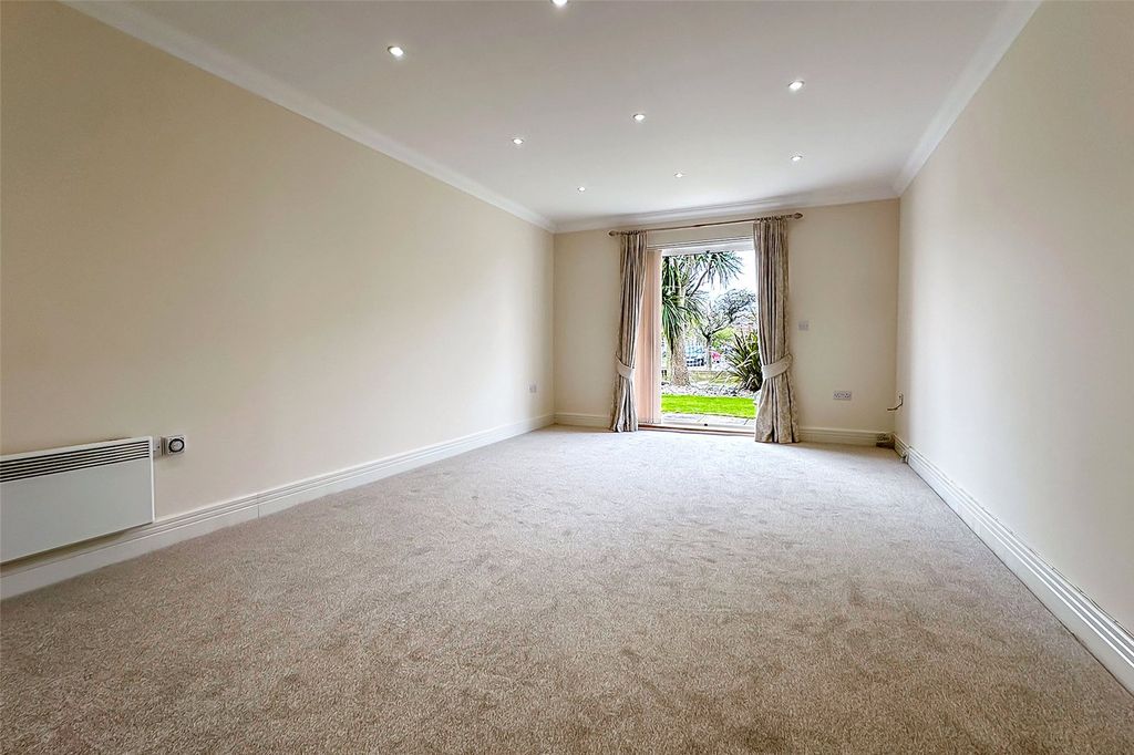 Property photo 3 of 14 Picture No. 10