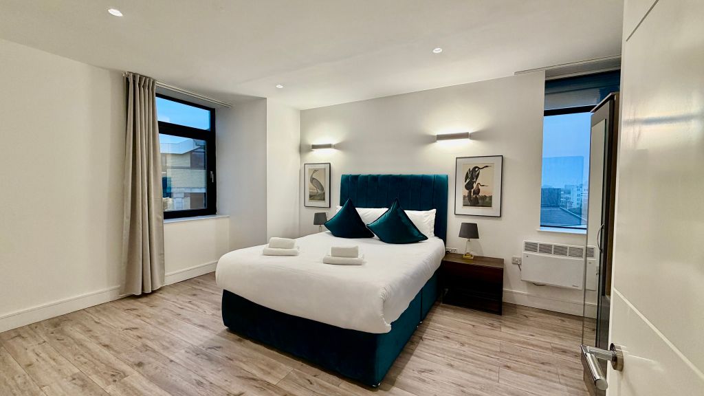 Property photo 3 of 18 Bedroom