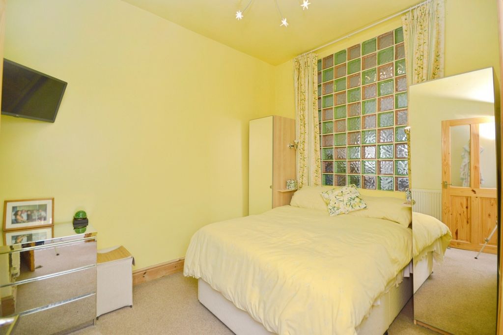 Additional image 8 of 2 bed flat for saleBeach Road, Menai Bridge, Isle Of Anglesey LL59
