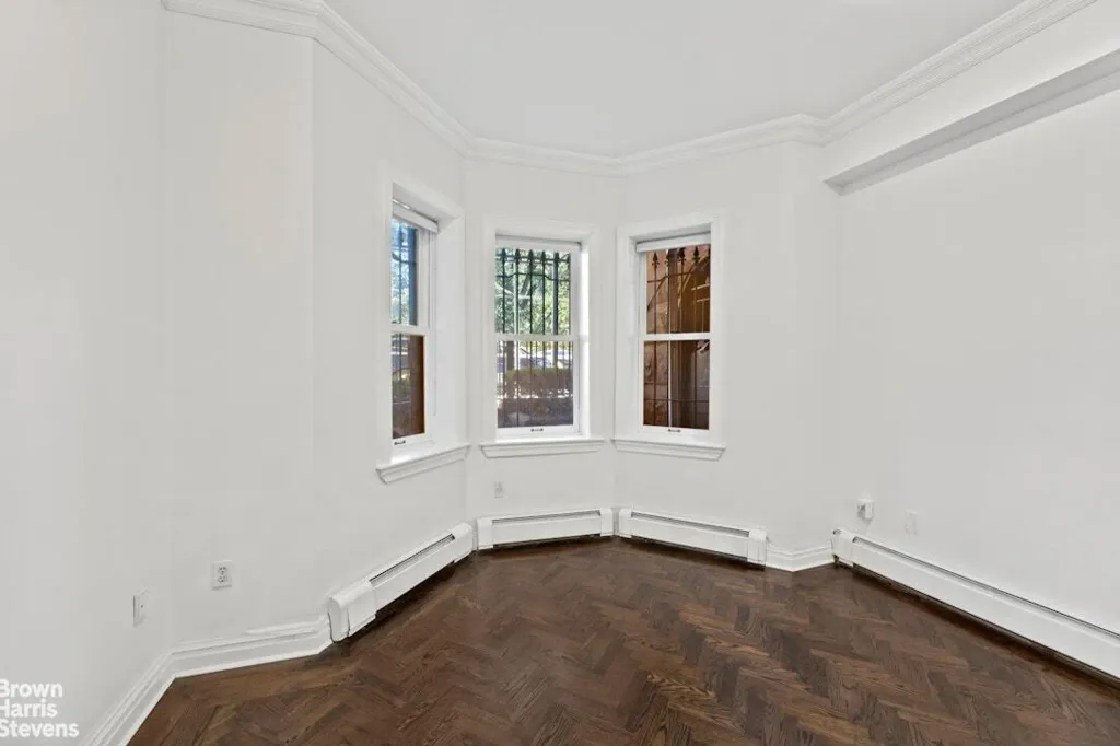 Property photo 3 of 12 <Alttext/>
