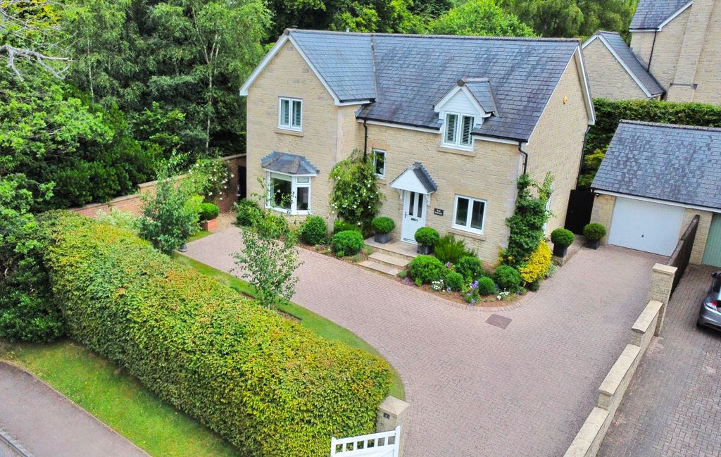 Property photo 1 of 43