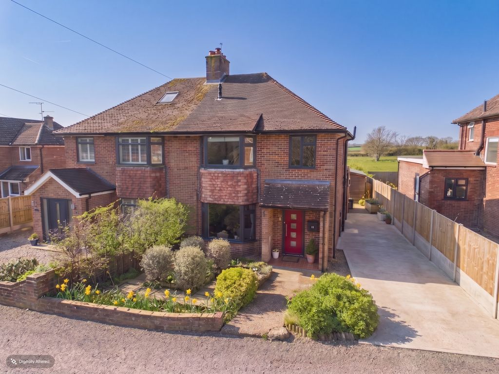 Property photo 1 of 15 Cam01354G0-Pr0690-Still004-001
