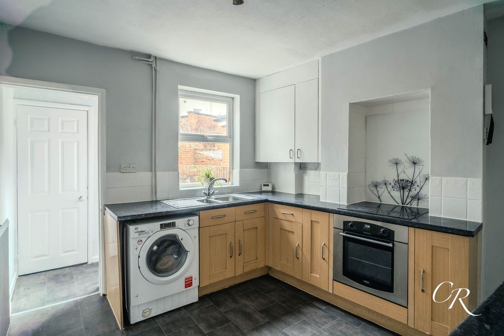 Property photo 2 of 13