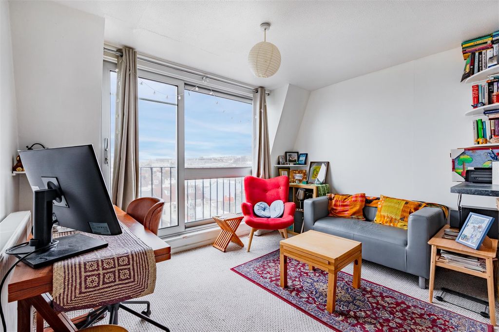 Property photo 2 of 8 Open-Plan Reception