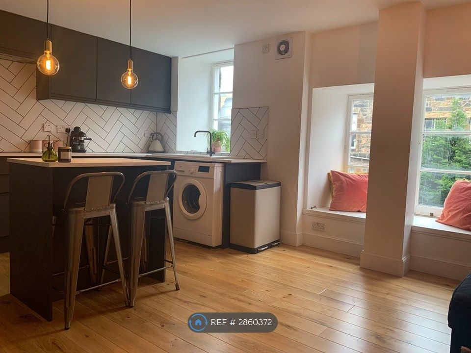 Property photo 2 of 18 Kitchen