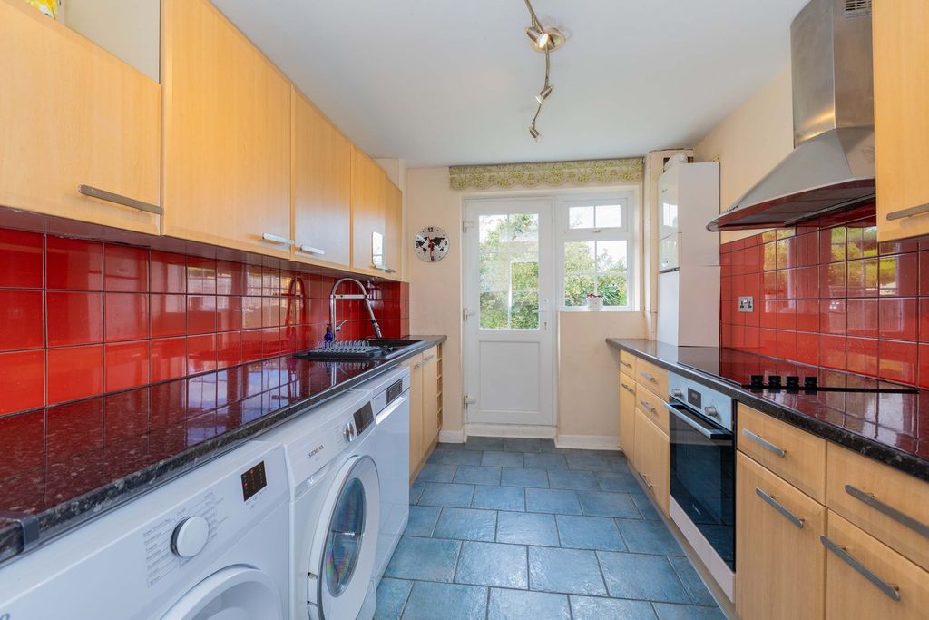 Property photo 3 of 15