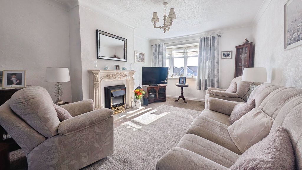 Property photo 3 of 26