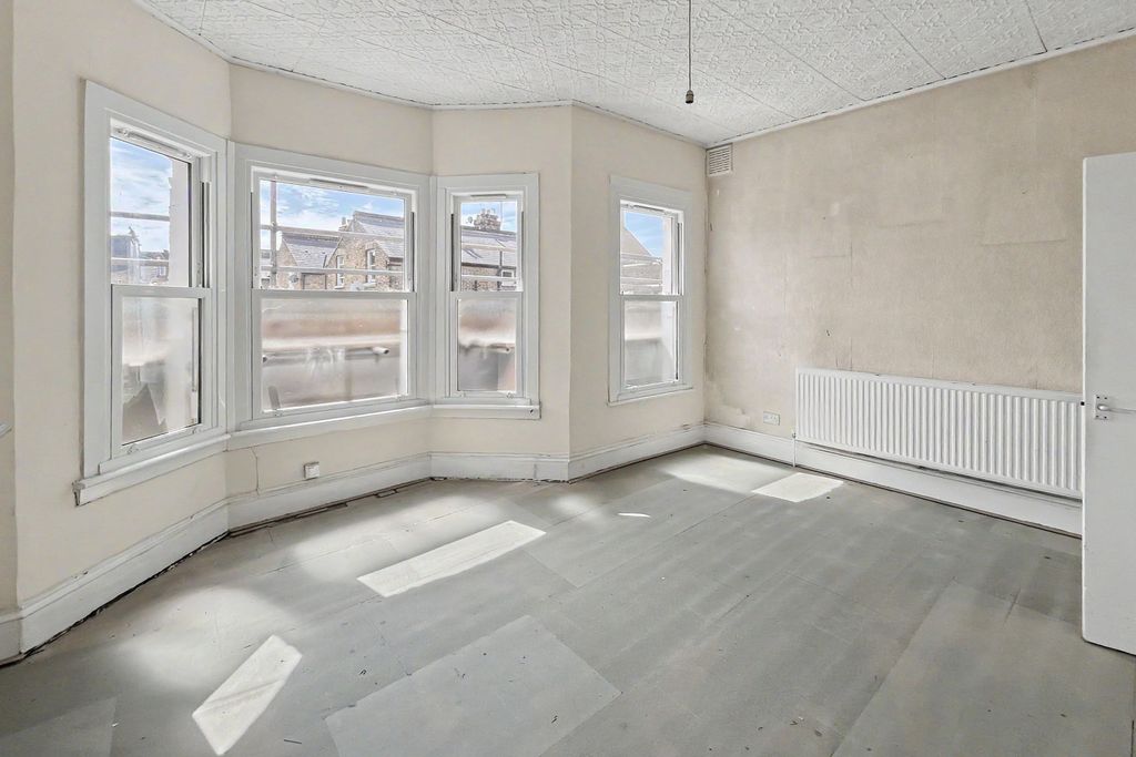 Property photo 3 of 13 36B Kildoran Road, Brixton London, Sw2 5Jx