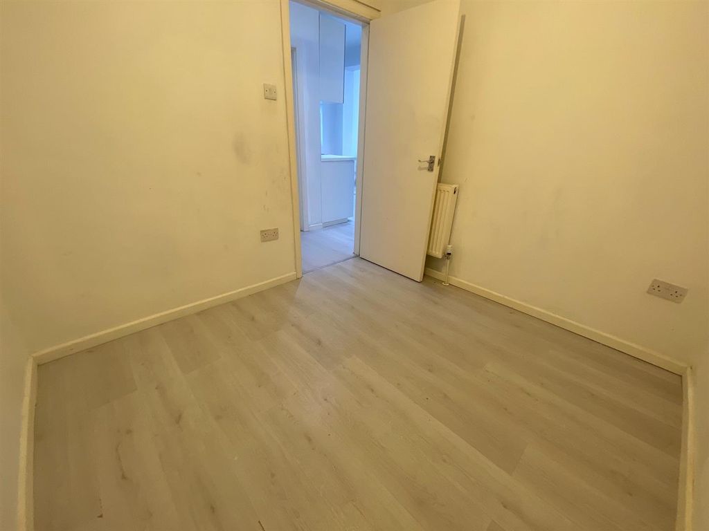 Additional image 21 of 5 bed semi-detached bungalow for salePurland Close, Dagenham RM8