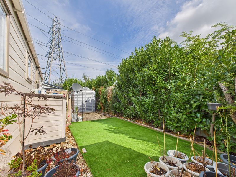 Property photo 2 of 11 Garden