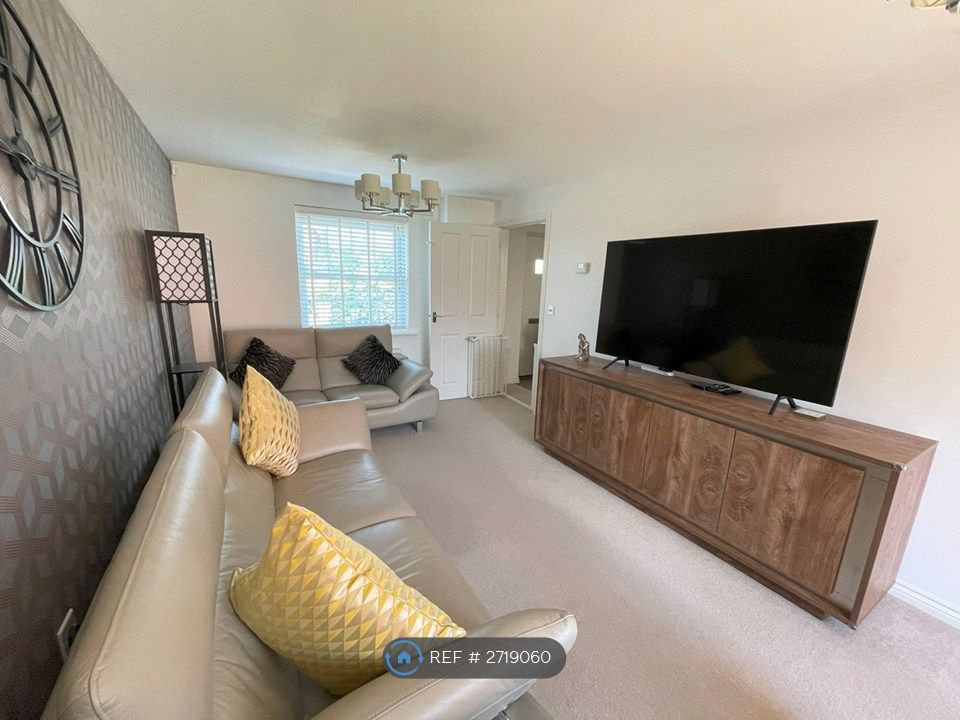 Property photo 3 of 24