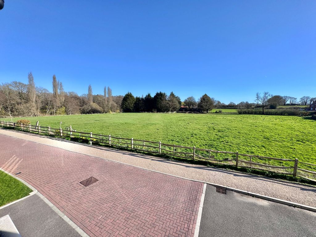 Property photo 2 of 33