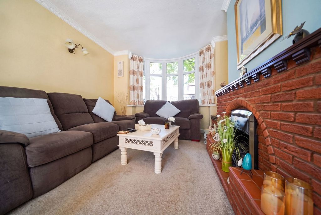 Property photo 3 of 25