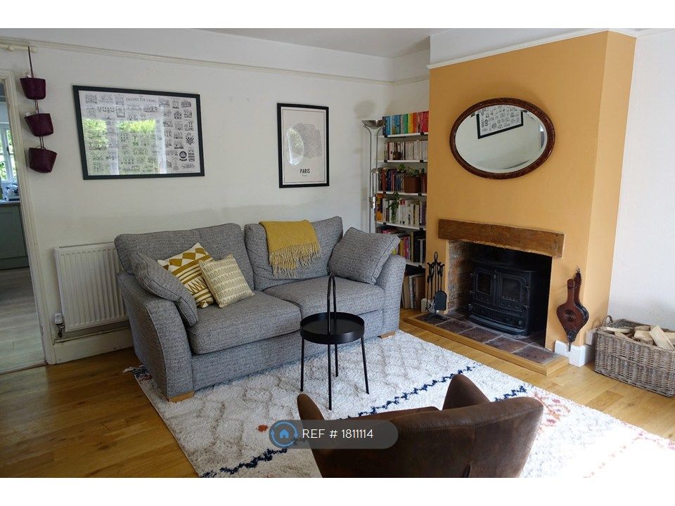 Property photo 2 of 16 Living Room