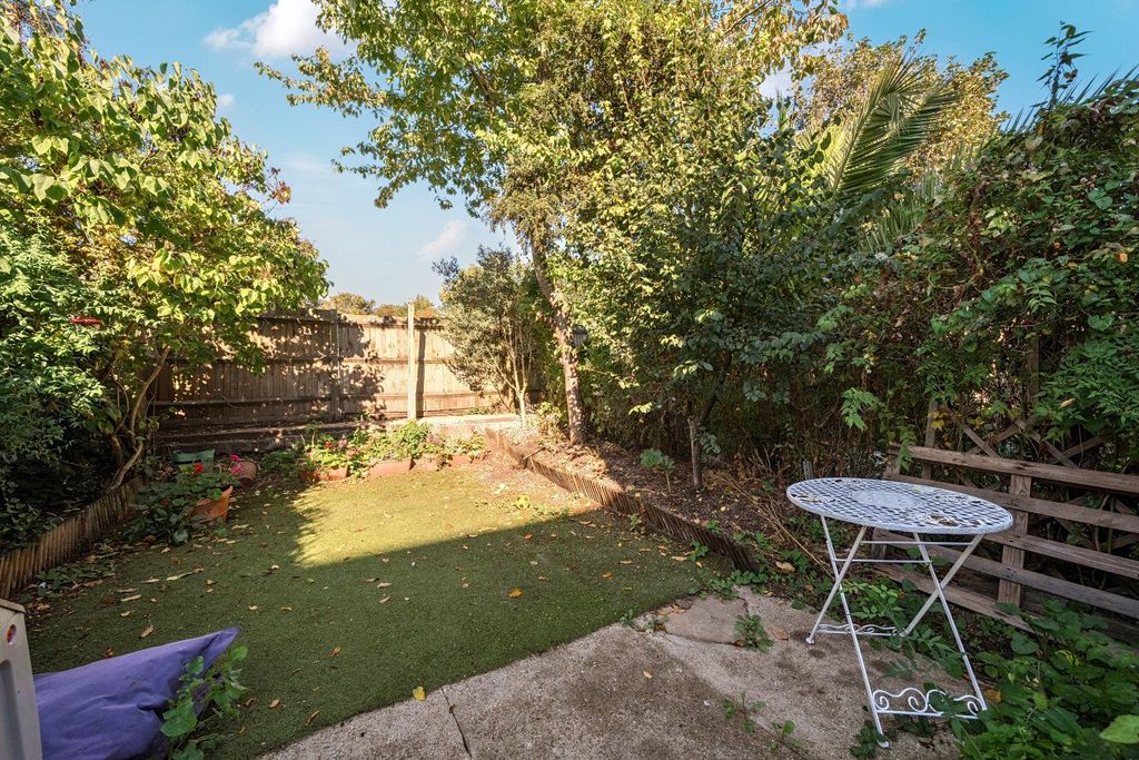 Property photo 3 of 15 Picture No. 18