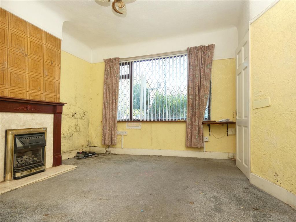 Property photo 2 of 10 Lounge