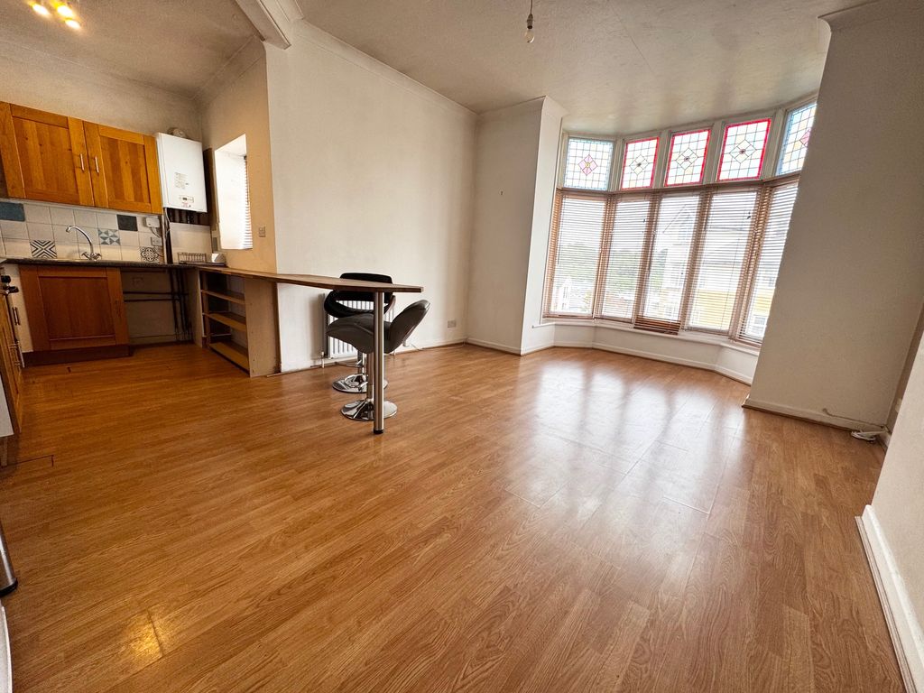 Property photo 3 of 12 Image