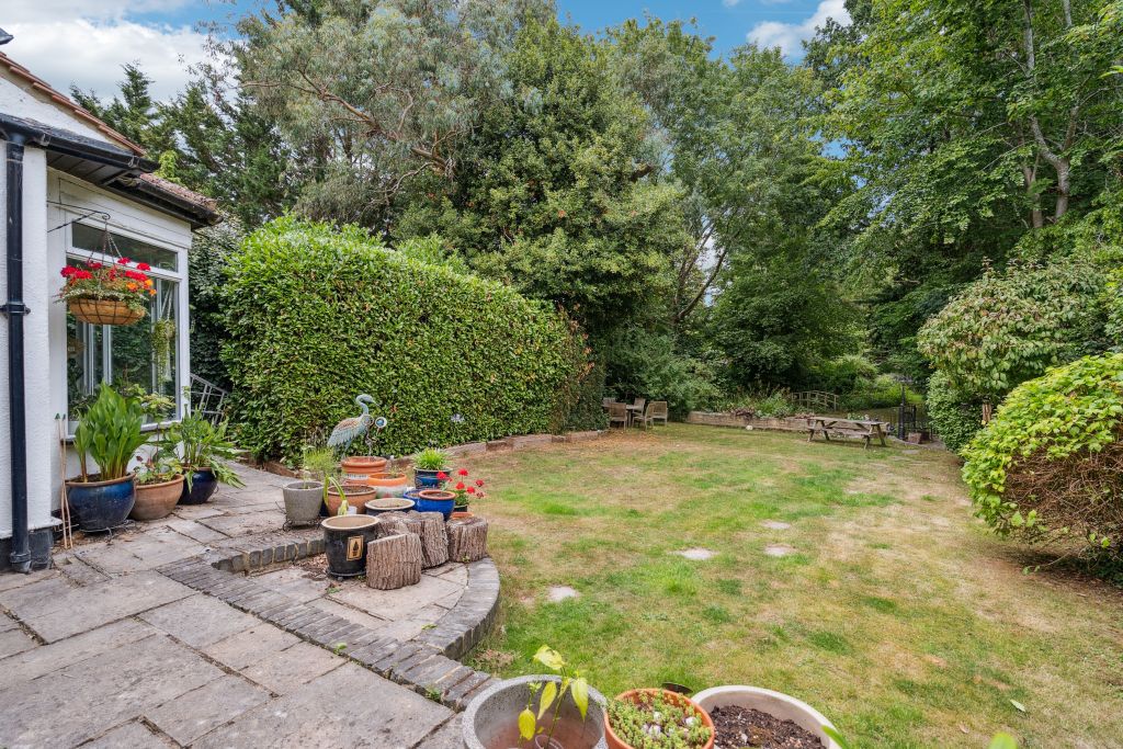 Property photo 3 of 20